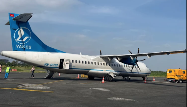 Hiện nay Hãng Vietnam Airlines đang khai thác đường bay TP. Hồ Chí Minh - Cà Mau và ngược lại thường xuyên 