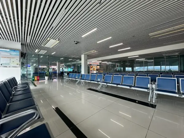 Hàng ghế phục vụ hành khách chờ chuyến bay